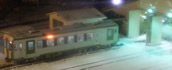 雪夜の電車区は明るかった